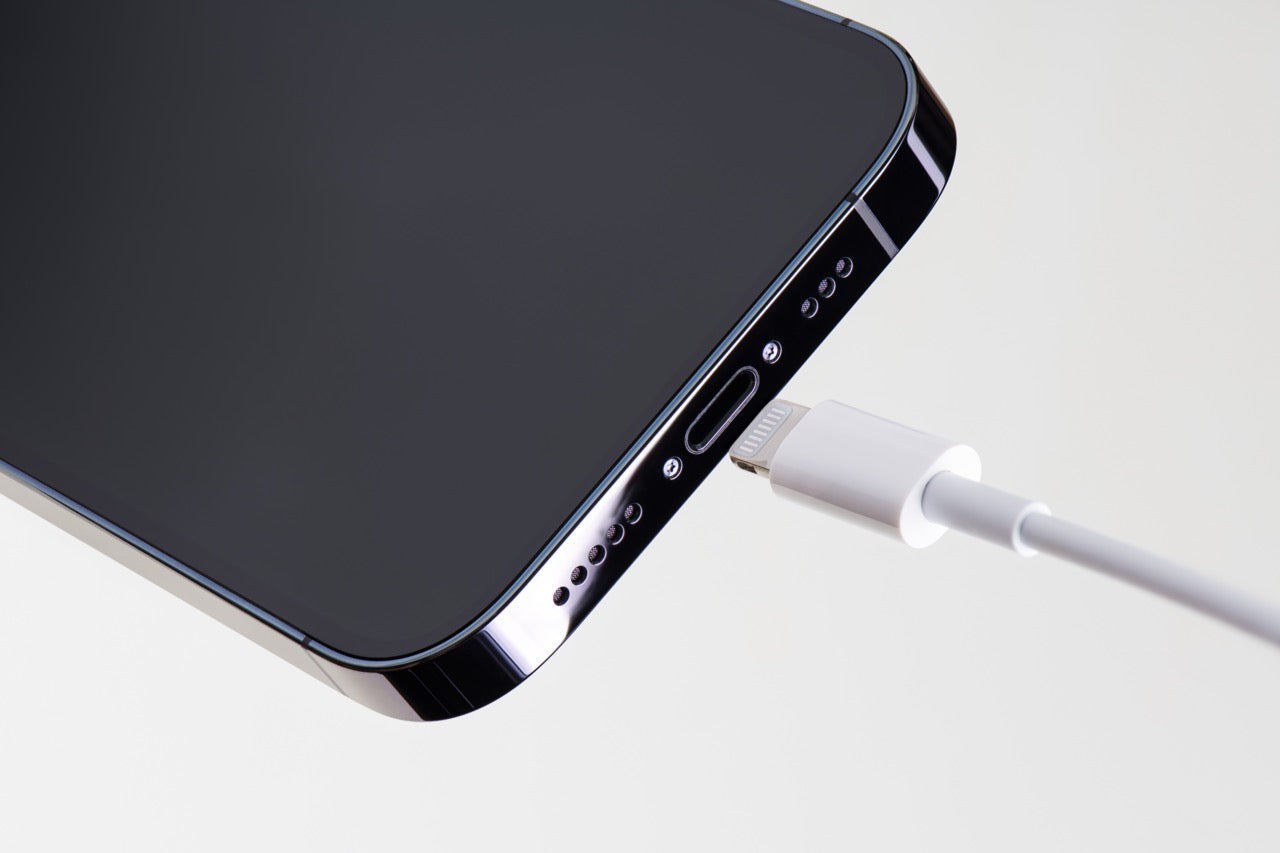 Réparation connecteur de charge iPhone 14 Pro Max à Bordeaux, service professionnel